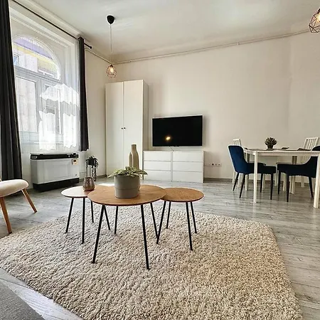 Lujza - Modern Budapest