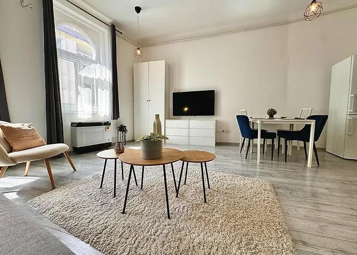 Lujza - Modern Budapešť